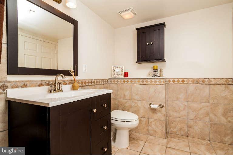 1441 Spring Road Northwest, Unit B01 Washington, DC 20010 - Photo 10 of 10 Bath