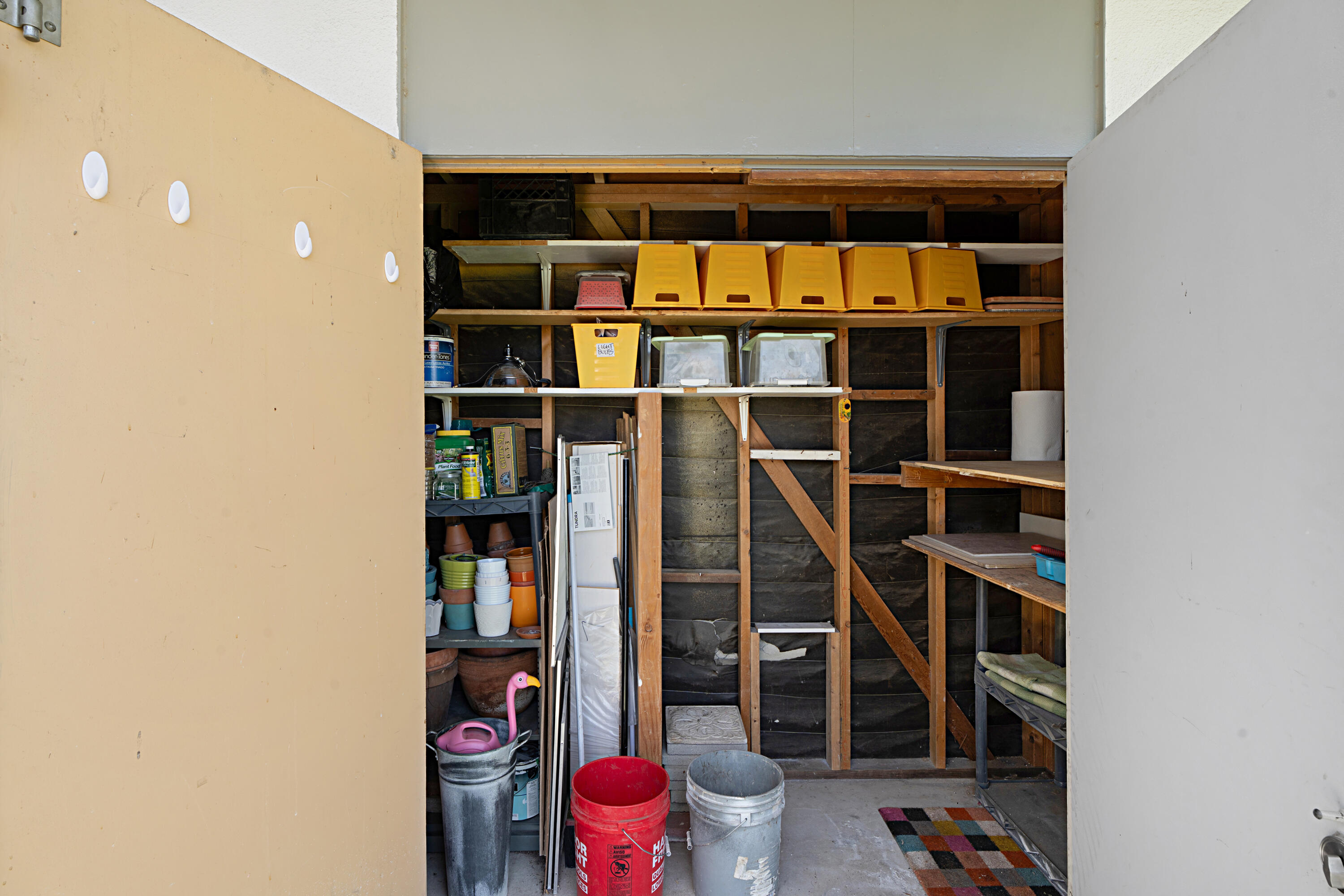 45301 Deep Canyon Road, Unit 21 Palm Desert, CA 92260 - Photo 32 of 46 a room with a book shelf