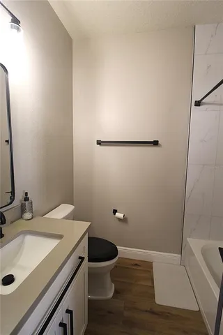 $1,995 | 3806 Parkridge Circle, Unit 21105, Sarasota, FL 34243