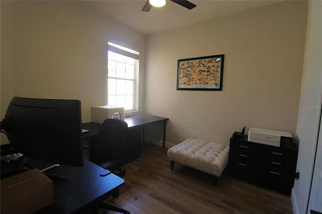 $1,995 | 3806 Parkridge Circle, Unit 21105, Sarasota, FL 34243