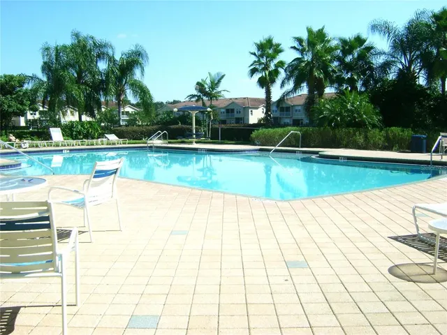 $1,995 | 3806 Parkridge Circle, Unit 21105, Sarasota, FL 34243