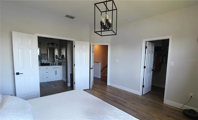 $1,995 | 3806 Parkridge Circle, Unit 21105, Sarasota, FL 34243