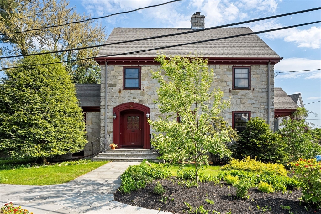 82 Richfield Road Arlington, MA 02474 - Photo 2 of 42 Gallery Image 2