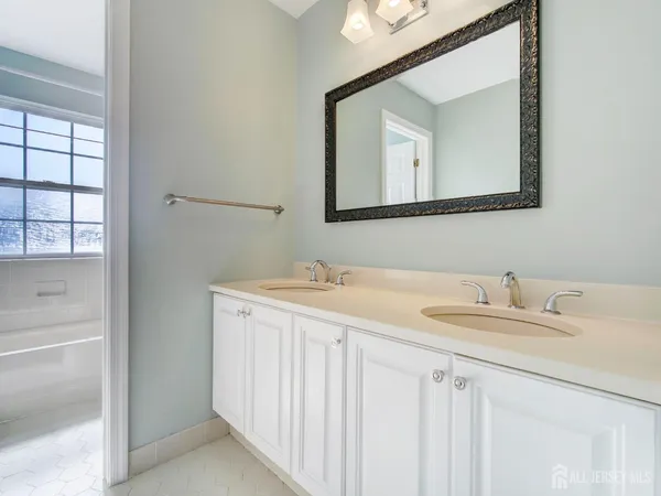 $4,500 | 8 Mulberry Court, Somerville, NJ 08876