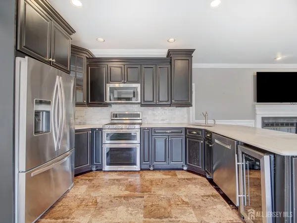 $4,500 | 8 Mulberry Court, Somerville, NJ 08876