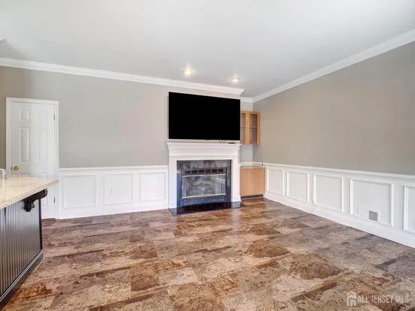 $4,500 | 8 Mulberry Court, Somerville, NJ 08876