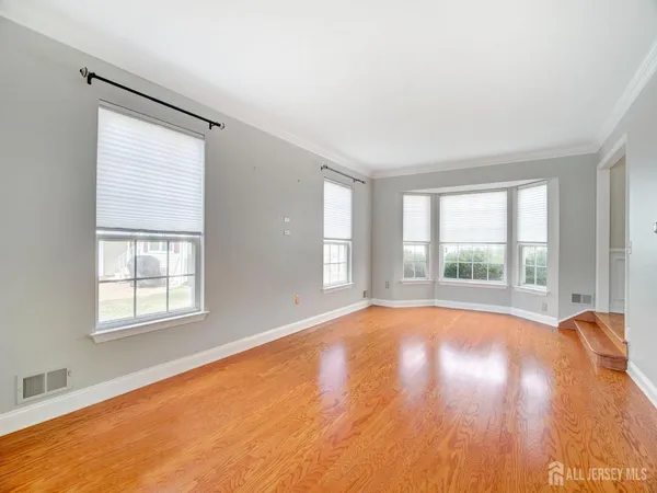 $4,500 | 8 Mulberry Court, Somerville, NJ 08876