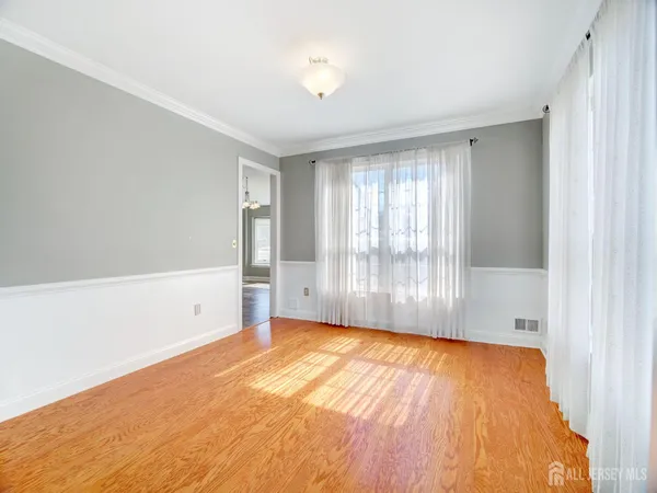 $4,500 | 8 Mulberry Court, Somerville, NJ 08876