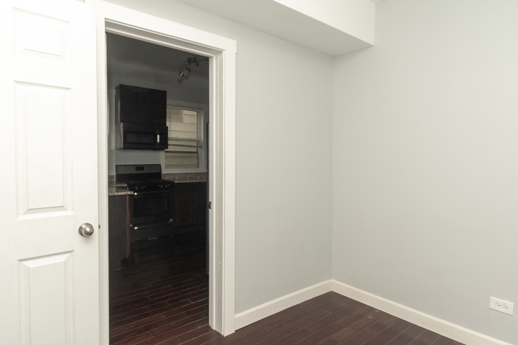 2968 North Ridgeway Avenue, Unit 1R Chicago, IL 60618 - Photo 17 of 20