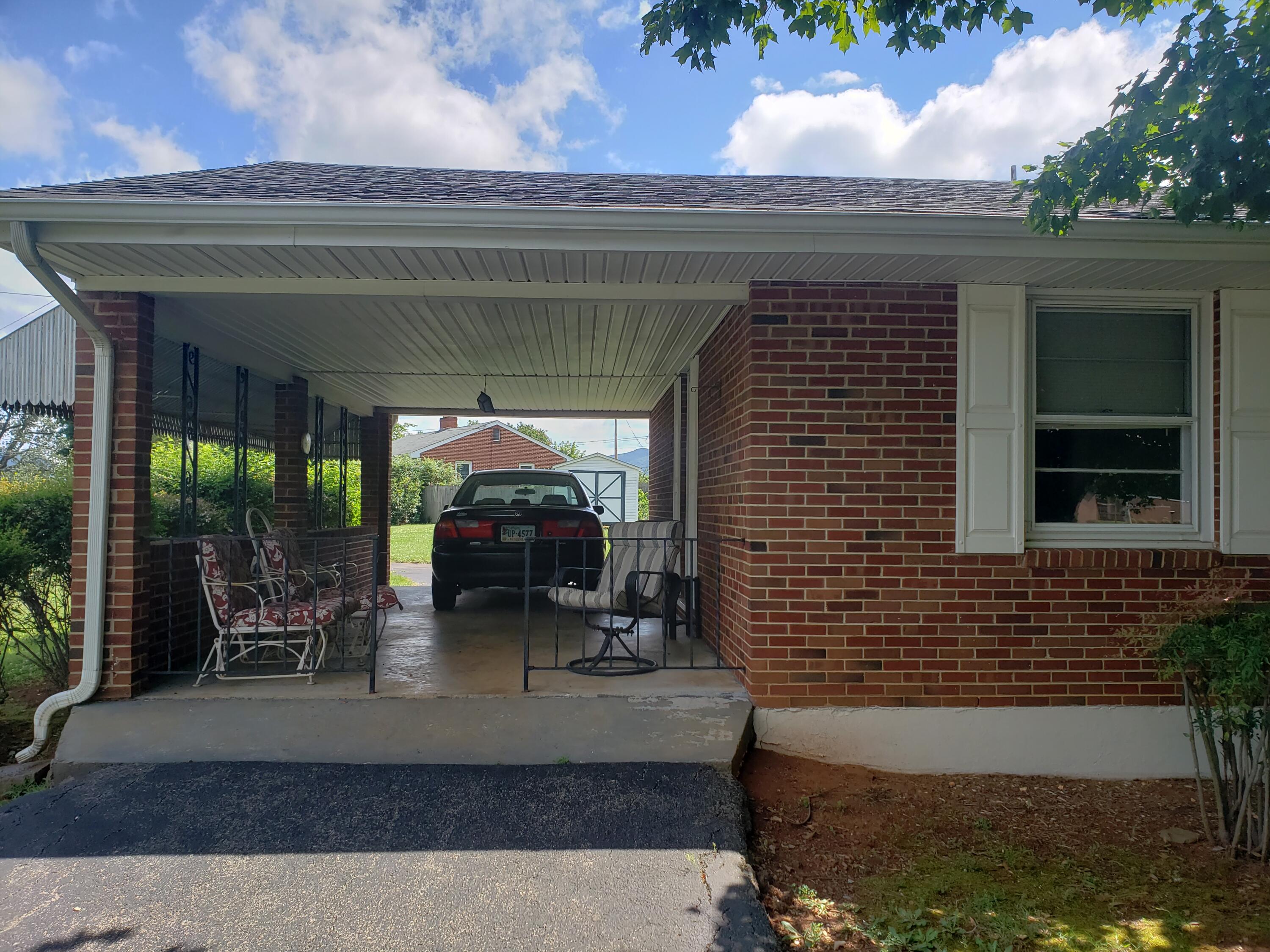 2539 Northminster Road Northwest Roanoke, VA 24012 - Photo 3 of 19 20210703_110514