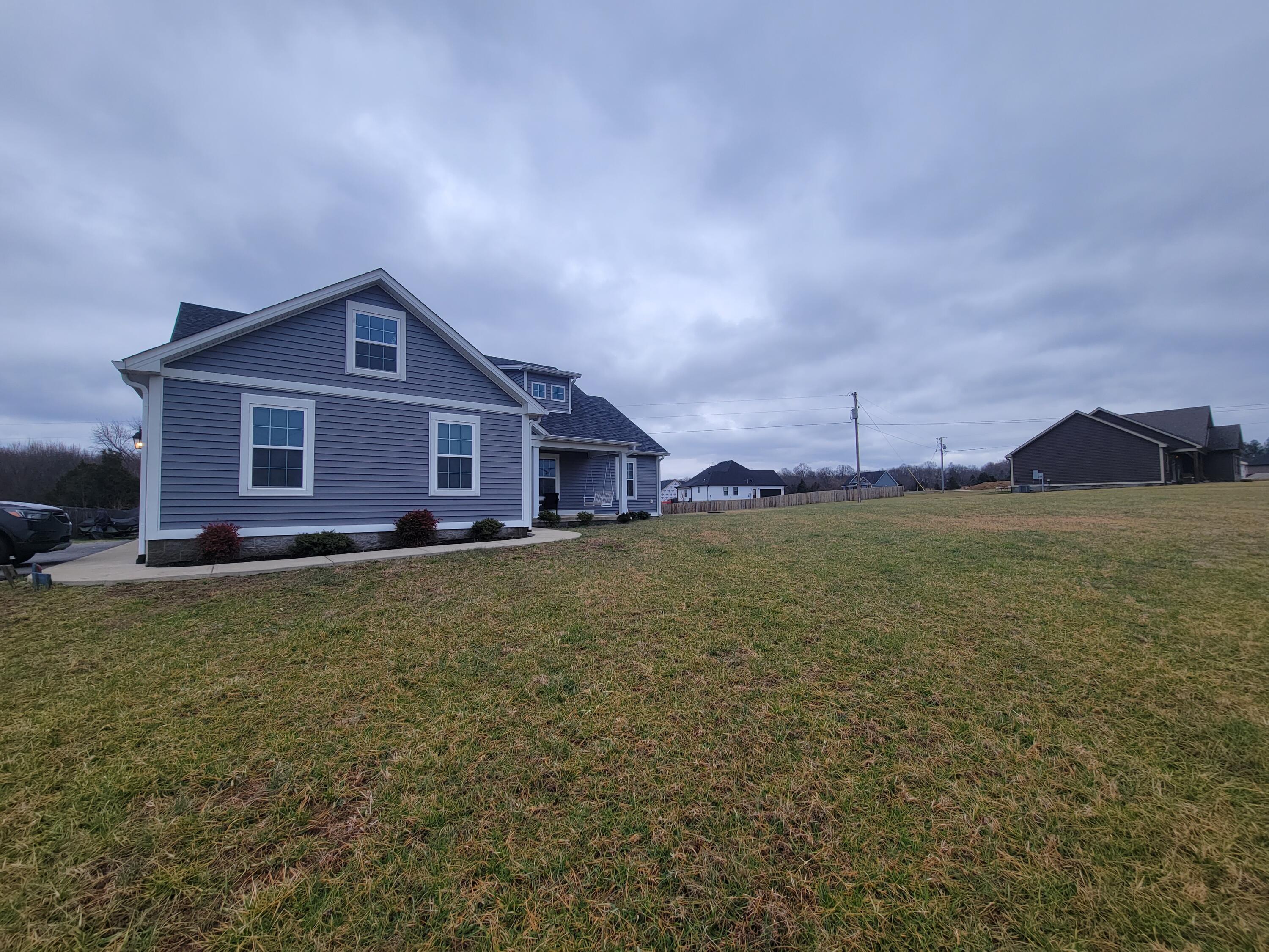 1124 Noah Bledsoe Road Smiths Grove, KY 42171 - Photo 3 of 23 20220225_120404