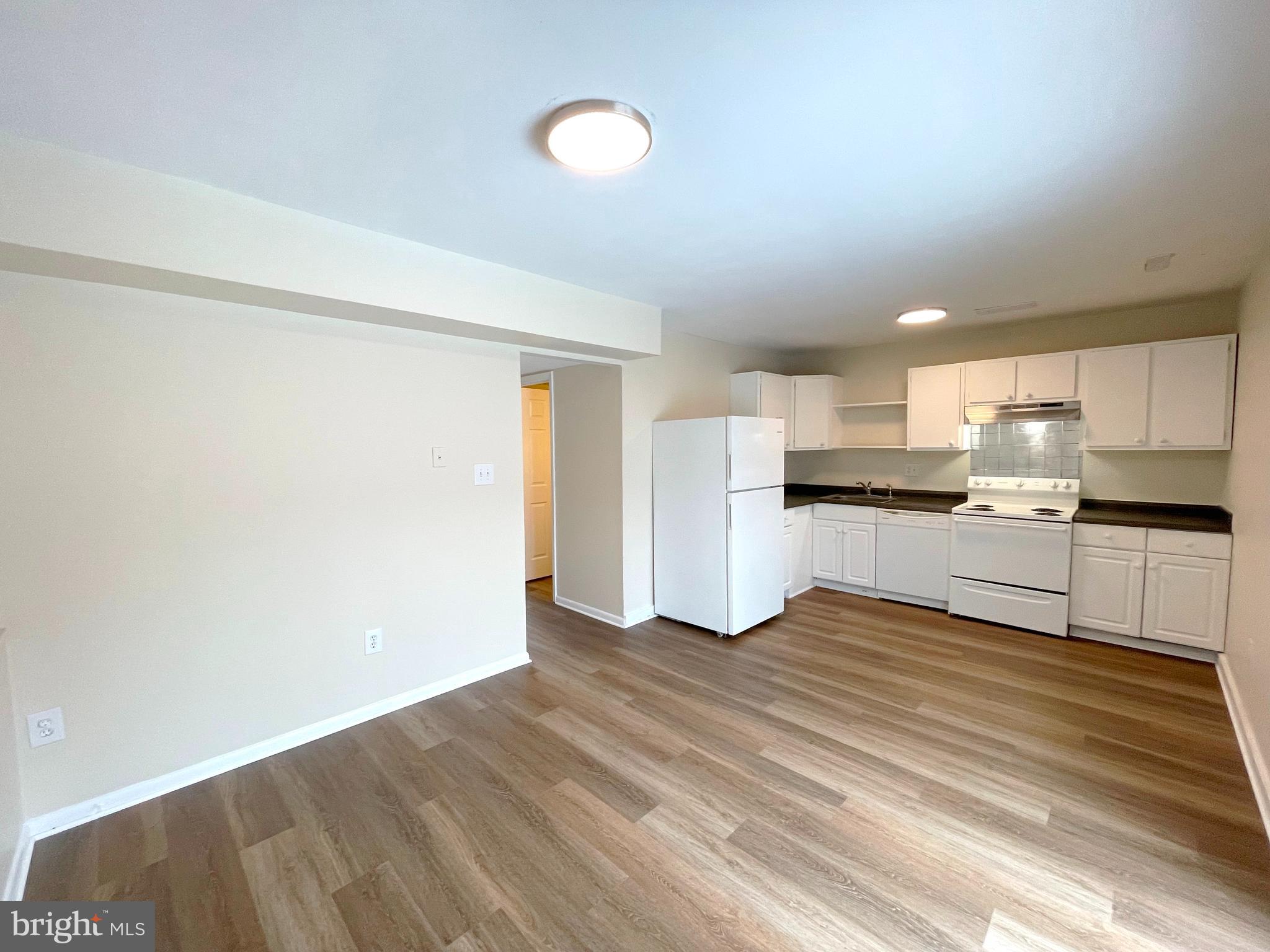 46844 Patuxent Road Lexington Park, MD 20653 - Photo 4 of 18 Kitchen/Dining area
