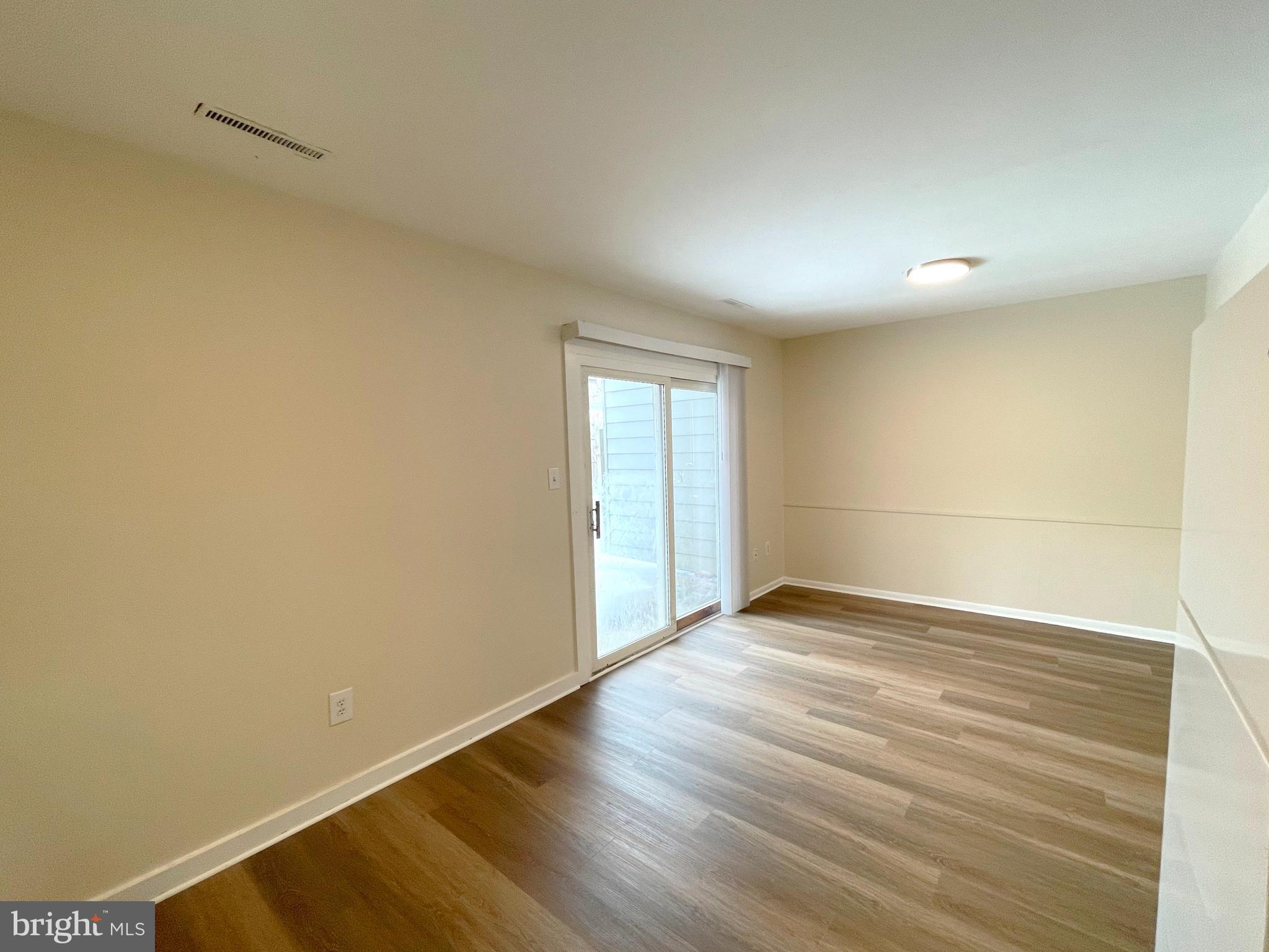 46844 Patuxent Road Lexington Park, MD 20653 - Photo 7 of 18 Kitchen/Dining area