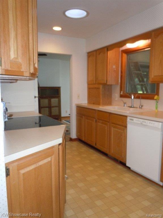 2442 Charms Road Wixom, MI 48393 - Photo 14 of 18 Kitchen