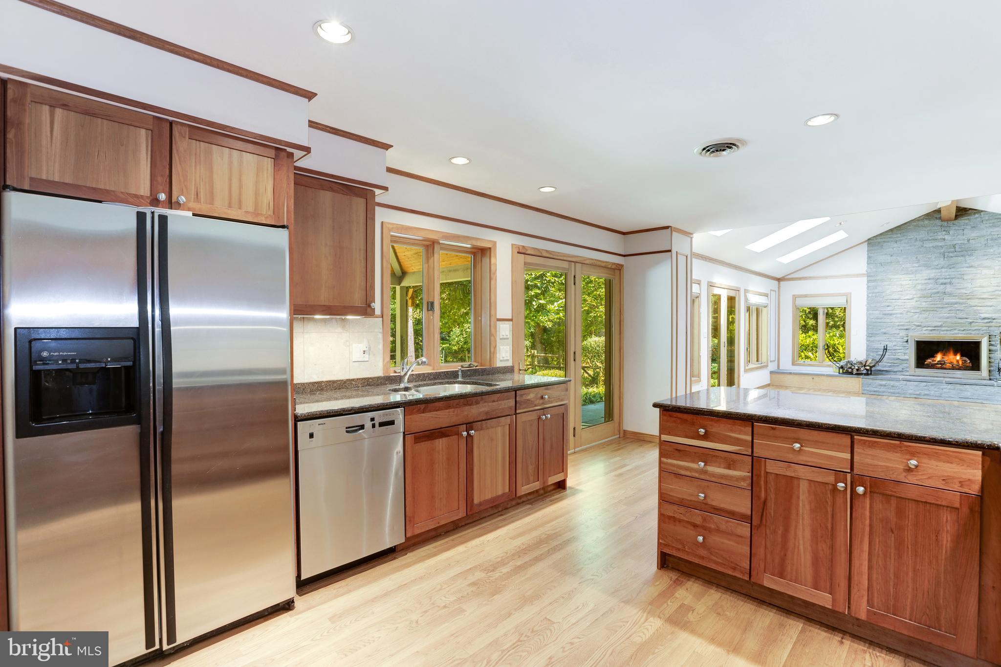 11220 Popes Head Road Fairfax, VA 22030 - Photo 14 of 49 GE Profile Stainless Steel Appliances