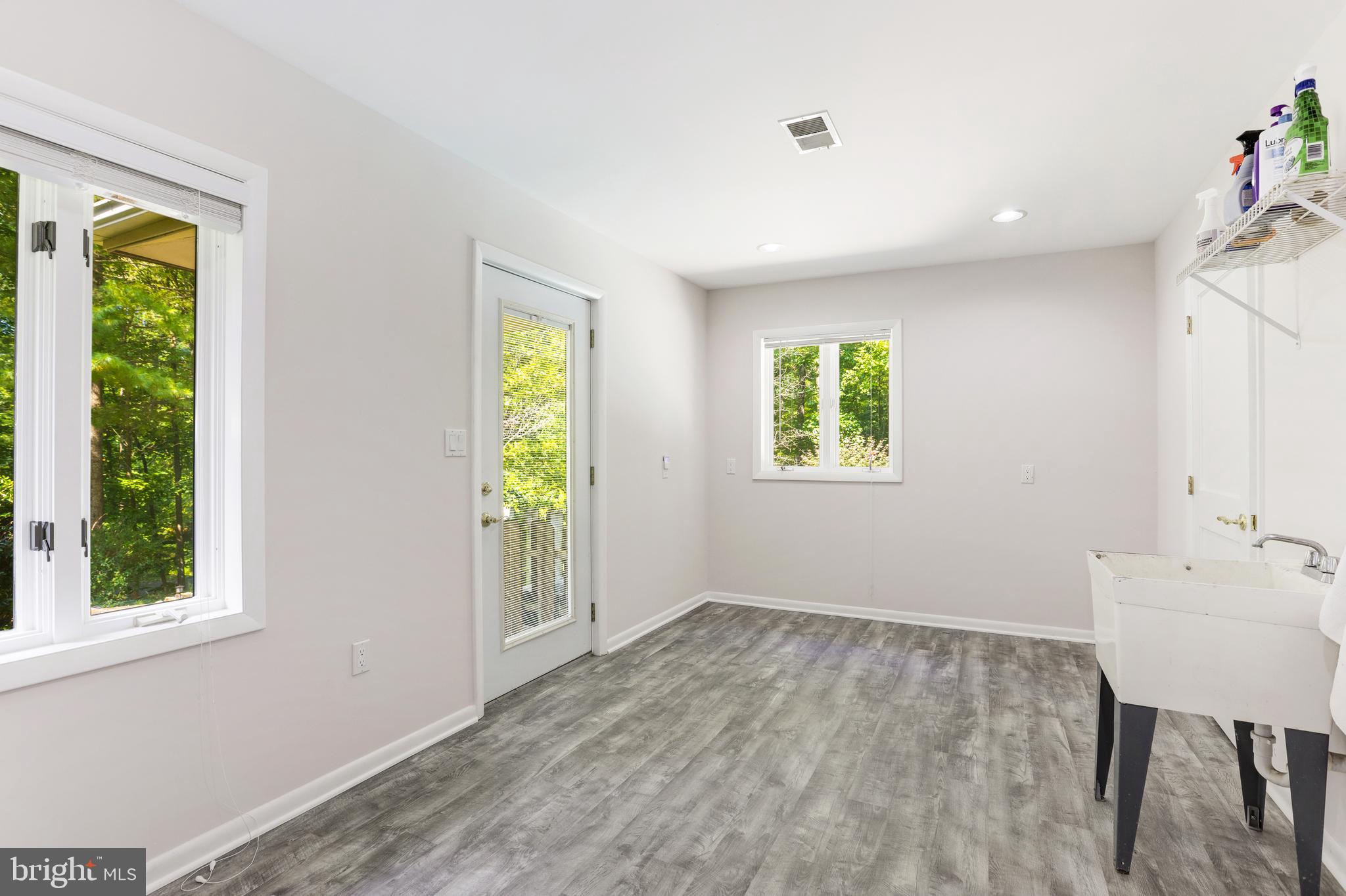 11220 Popes Head Road Fairfax, VA 22030 - Photo 16 of 49 Mud Room w/ New Flooring