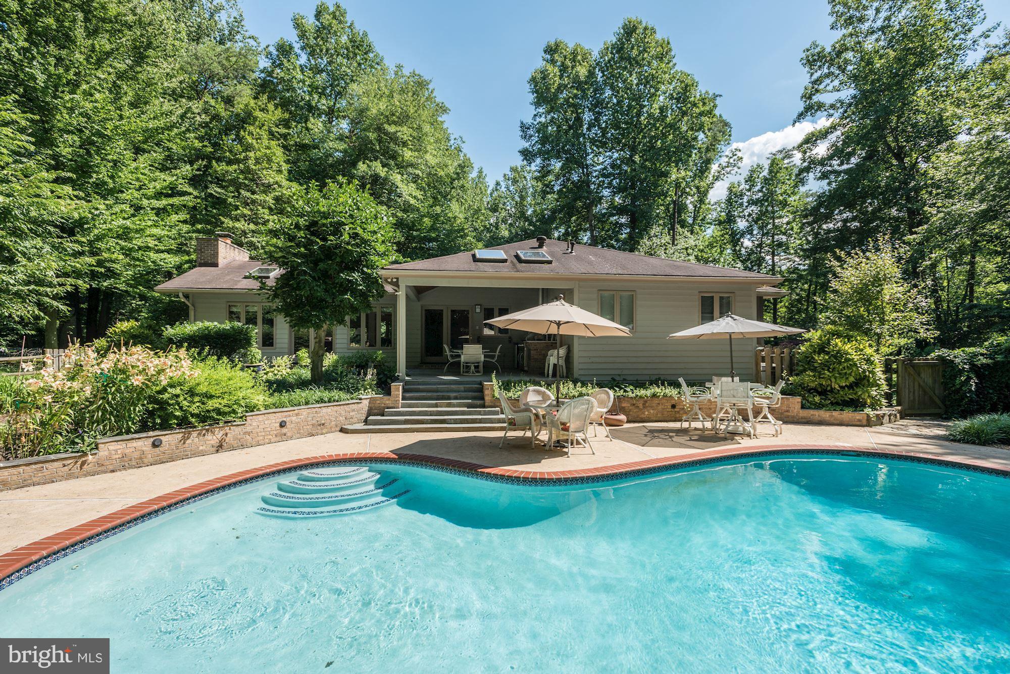 11220 Popes Head Road Fairfax, VA 22030 - Photo 45 of 49 Gunite Pool