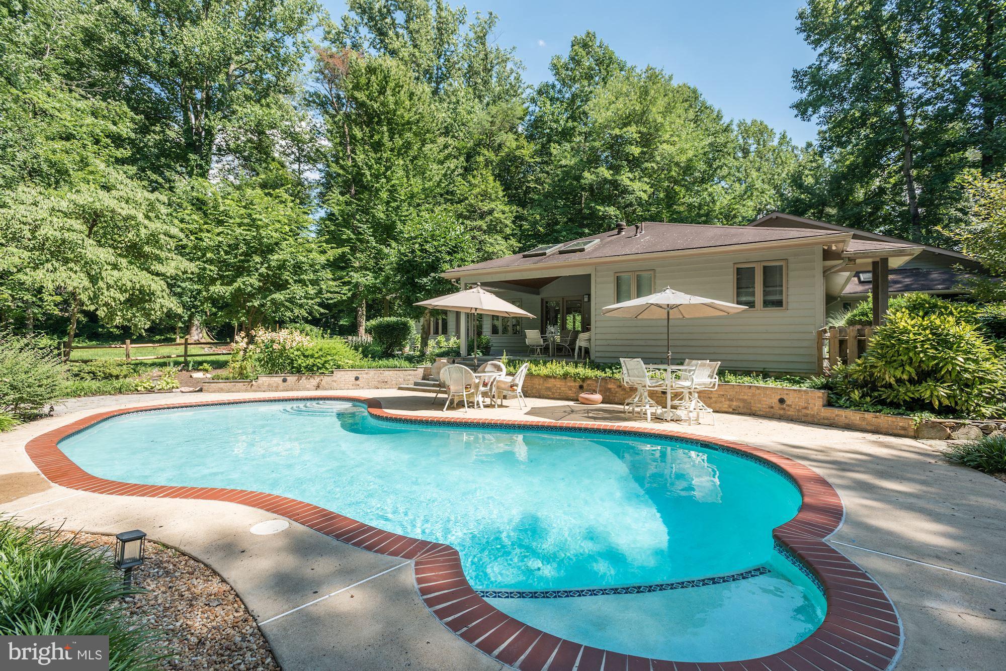11220 Popes Head Road Fairfax, VA 22030 - Photo 46 of 49 Plenty of Room for Seating