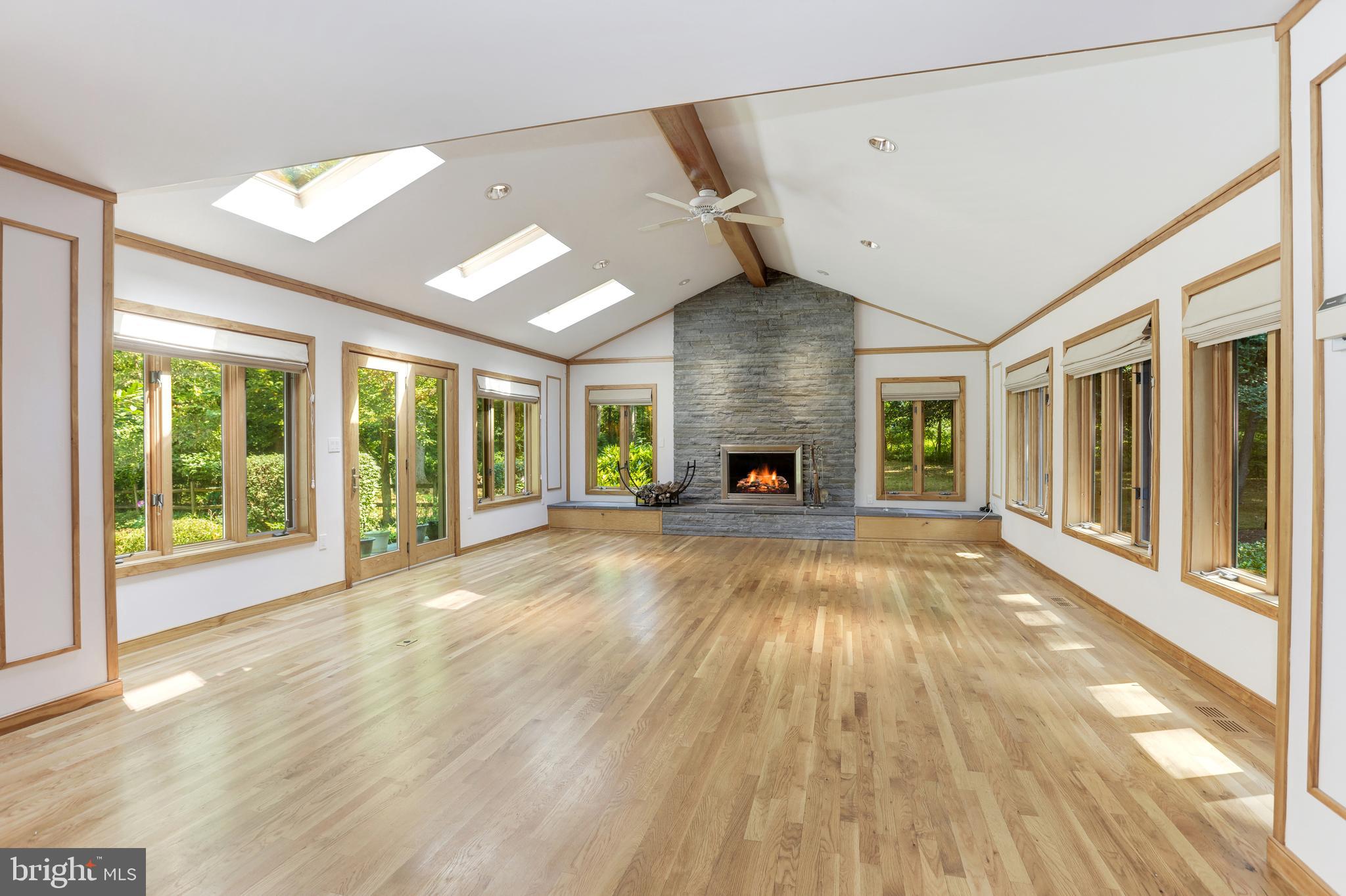 11220 Popes Head Road Fairfax, VA 22030 - Photo 9 of 49 Large Family Room w/ Sky Lights