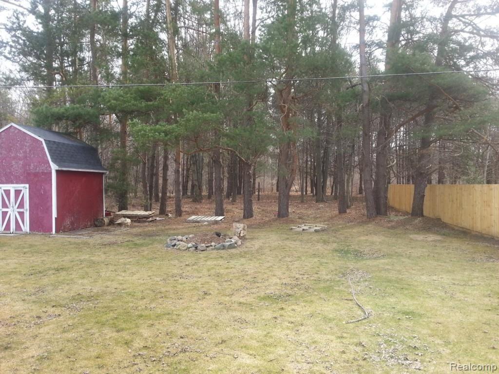 4050 Parker Road Fort Gratiot, MI 48059 - Photo 40 of 47 20150413_105005.jpg