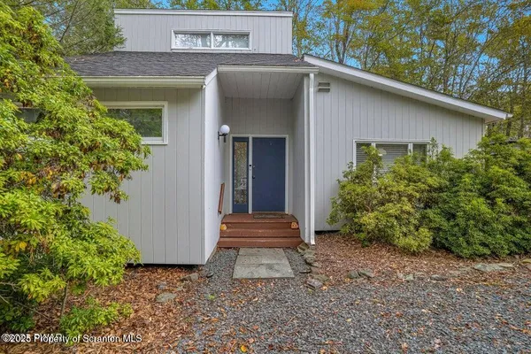 $369,900 | 1045 Mountain Top Drive, Lake Ariel, PA 18436