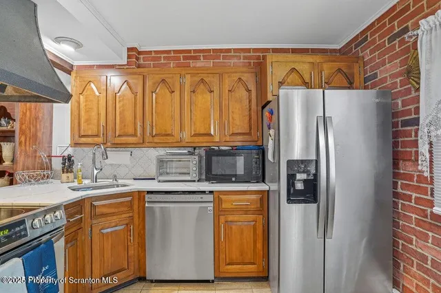 $374,900 | 1045 Mountain Top Drive, Lake Ariel, PA 18436