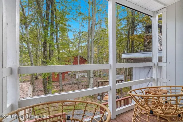 $374,900 | 1045 Mountain Top Drive, Lake Ariel, PA 18436