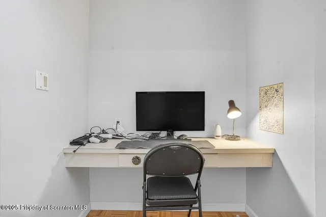 $374,900 | 1045 Mountain Top Drive, Lake Ariel, PA 18436