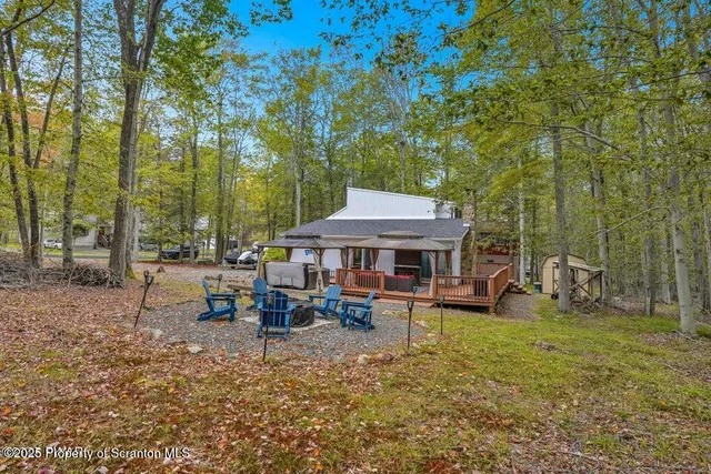 $374,900 | 1045 Mountain Top Drive, Lake Ariel, PA 18436