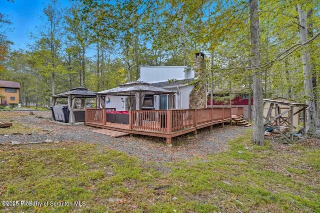 $374,900 | 1045 Mountain Top Drive, Lake Ariel, PA 18436