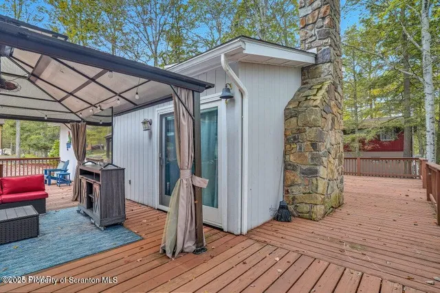 $374,900 | 1045 Mountain Top Drive, Lake Ariel, PA 18436