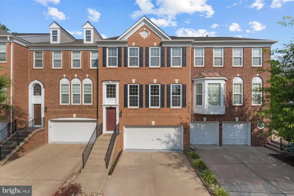 $849,000 | 13976 Tanners House Way, Centreville, VA 20121