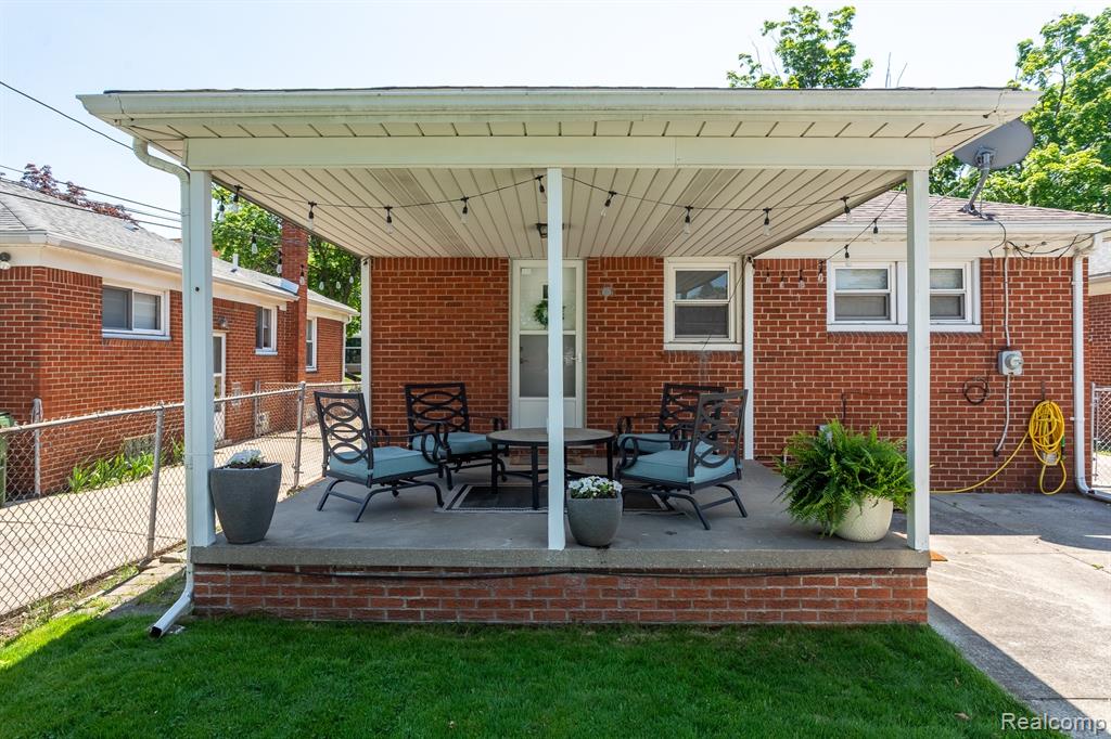 19036 Champaign Road Allen Park, MI 48101 - Photo 33 of 38 Gallery Image 33