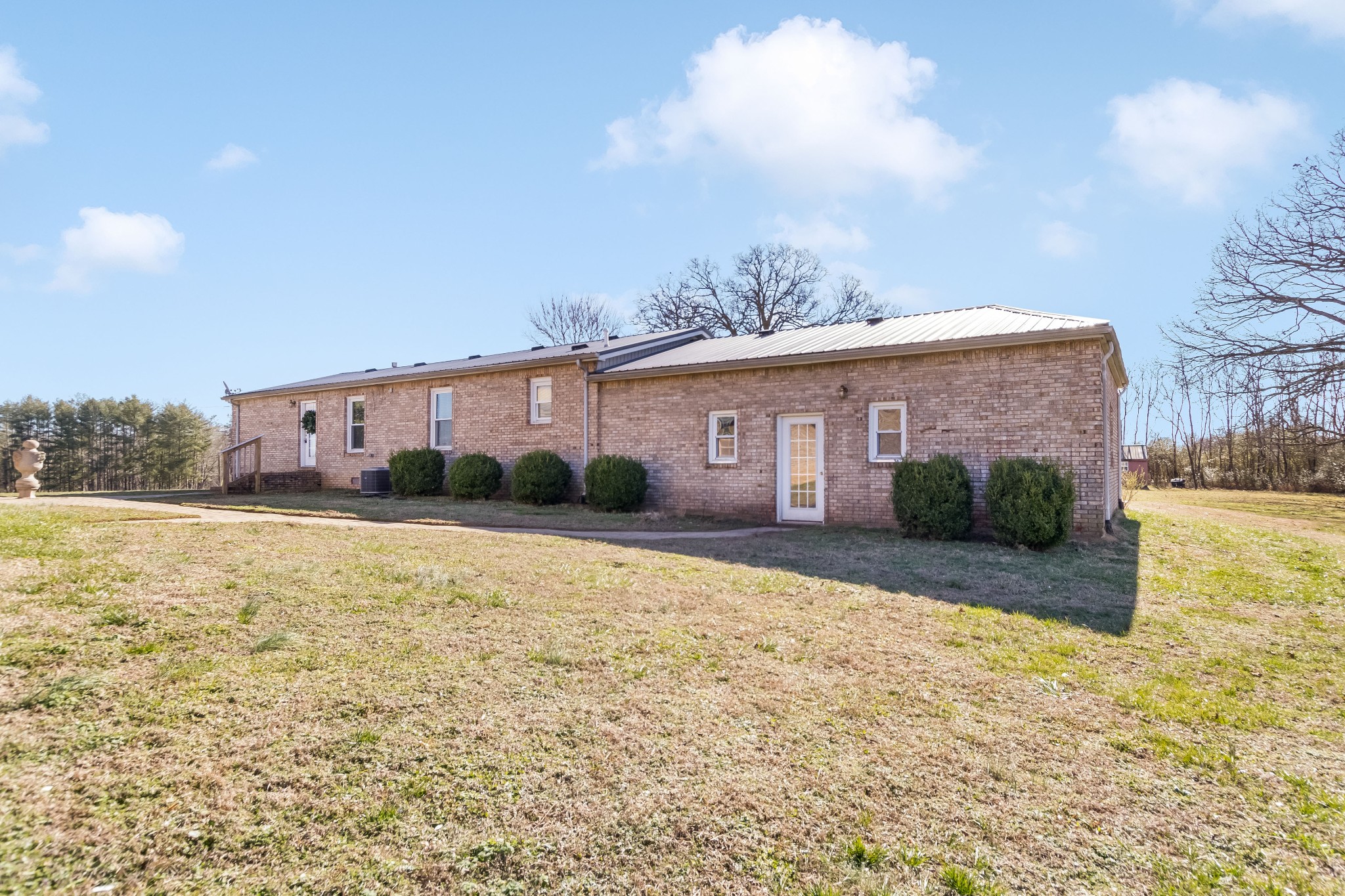 555 Randall Hitchcock Road Rock Island, TN 38581 - Photo 59 of 86 a front view of house with yard