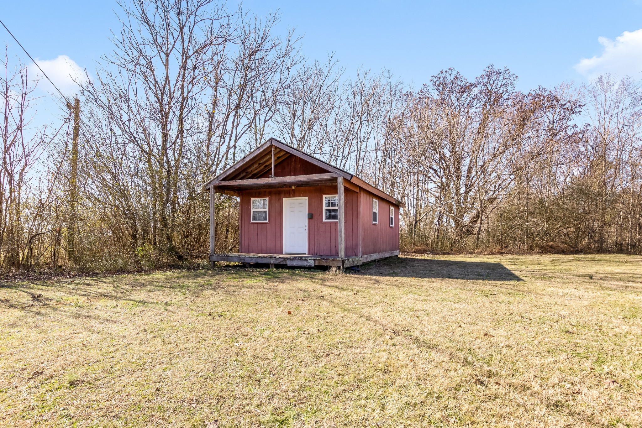 555 Randall Hitchcock Road Rock Island, TN 38581 - Photo 81 of 86 a front view of a house with a yard