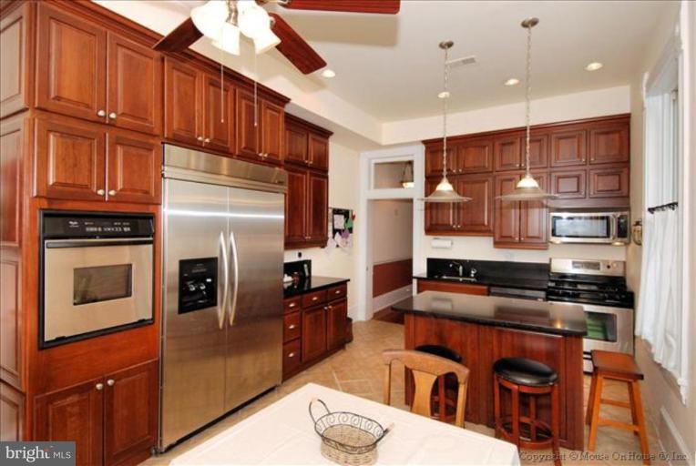 313 East Capitol Street Southeast Washington, DC 20003 - Photo 14 of 24 Kitchen
