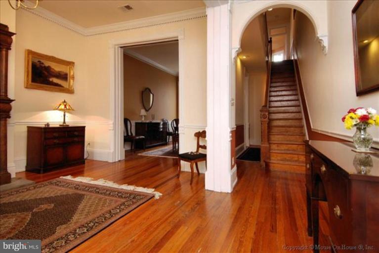 313 East Capitol Street Southeast Washington, DC 20003 - Photo 15 of 24 Entrance / Foyer