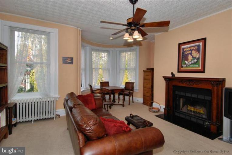 313 East Capitol Street Southeast Washington, DC 20003 - Photo 17 of 24 One of three BR's on 2nd level used as family room
