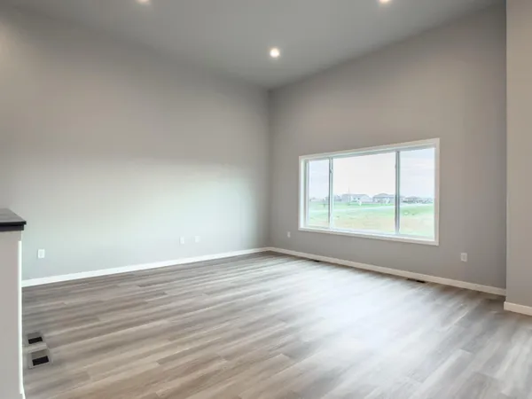 $353,650 | 6218 87th Avenue South, Horace, ND 58047
