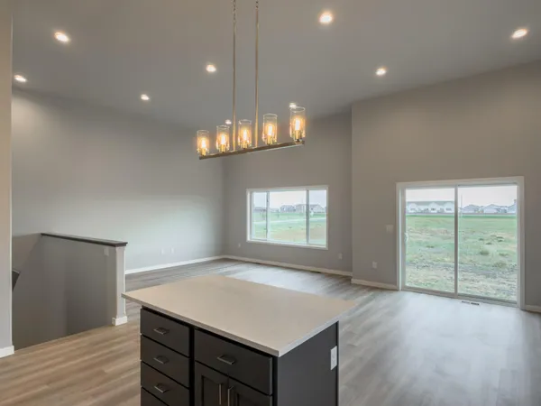 $353,650 | 6218 87th Avenue South, Horace, ND 58047