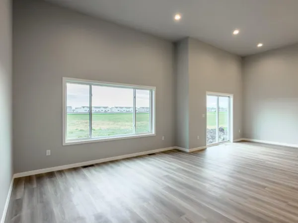 $353,650 | 6218 87th Avenue South, Horace, ND 58047