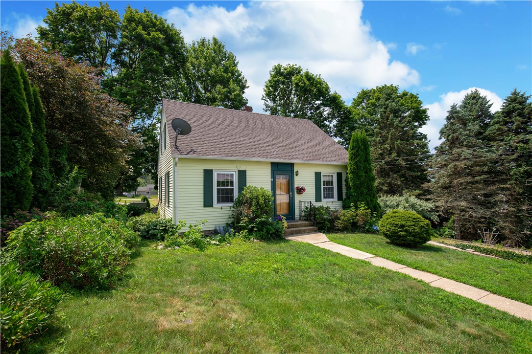 6 Cobblestone Lane Westerly, RI 02891 - Photo 1 of 36 Gallery Image 1