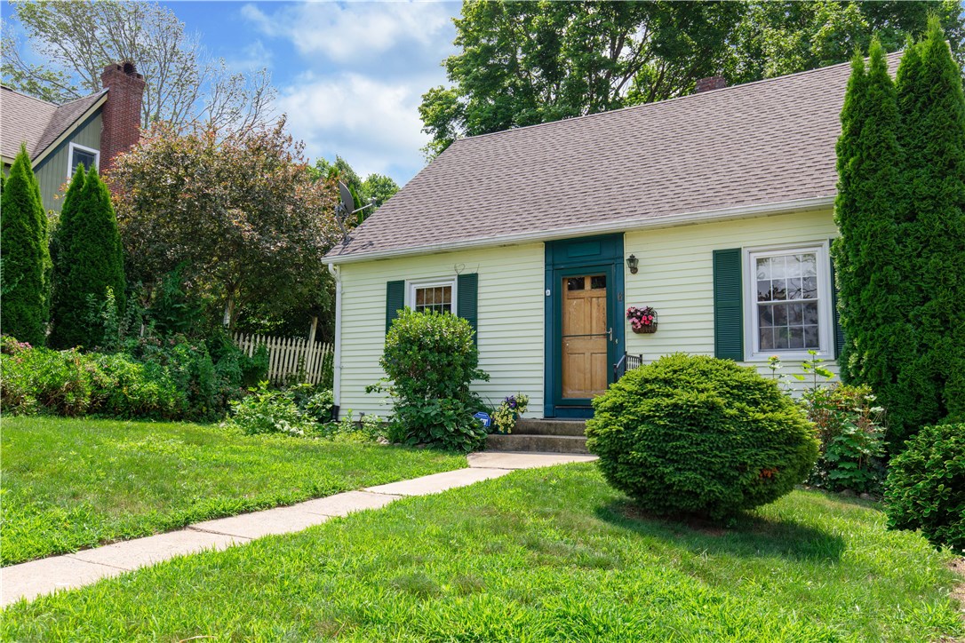 6 Cobblestone Lane Westerly, RI 02891 - Photo 2 of 36 Gallery Image 2