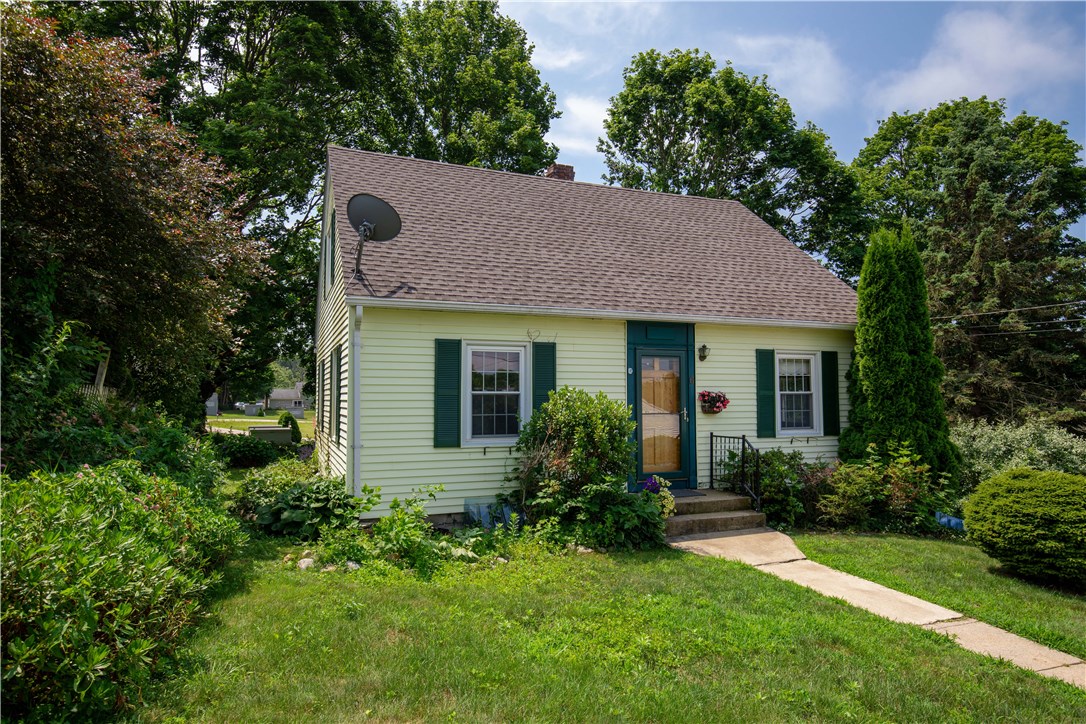 6 Cobblestone Lane Westerly, RI 02891 - Photo 3 of 36 Gallery Image 3