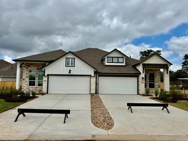$374,040 | 416 East Coralburst Loop, Montgomery, TX 77316