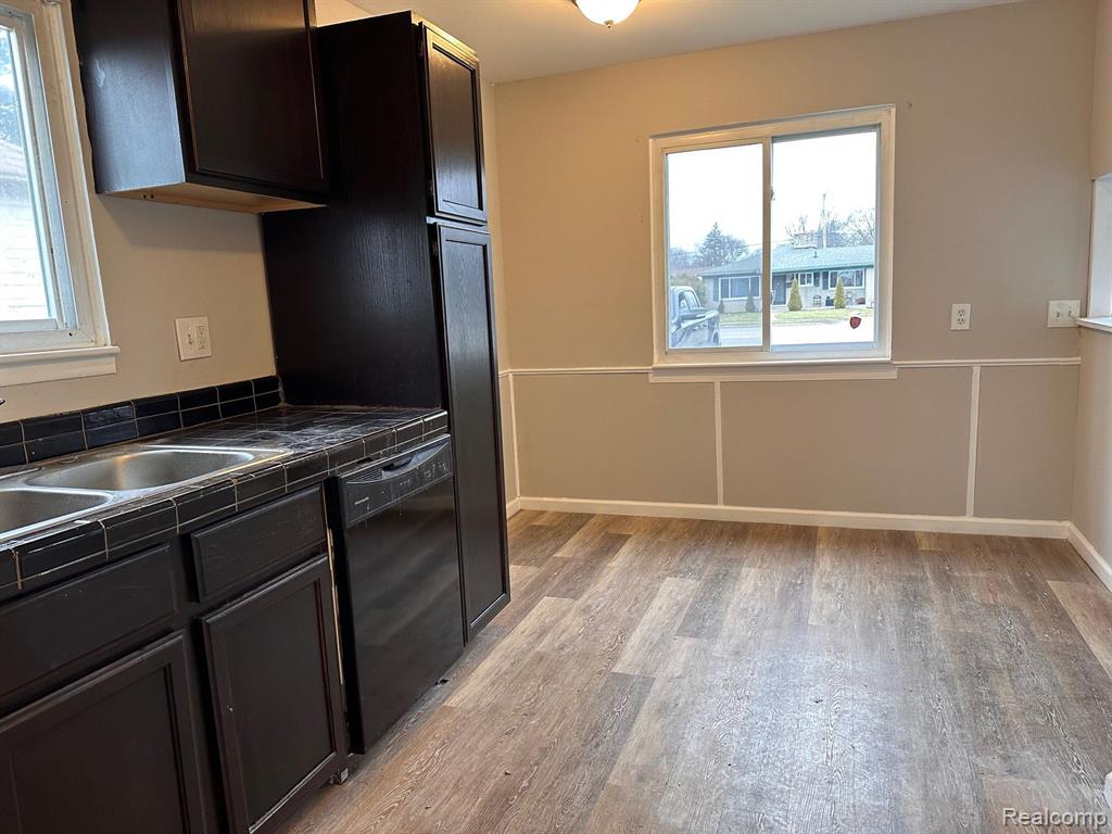 19054 East 13 Mile Road Roseville, MI 48066 - Photo 3 of 12