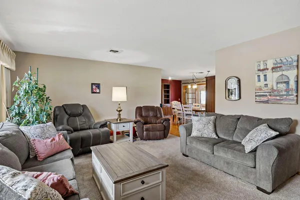 $400,000 | 1254 Prairie Street, Chaska, MN 55318