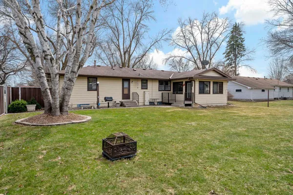$400,000 | 1254 Prairie Street, Chaska, MN 55318