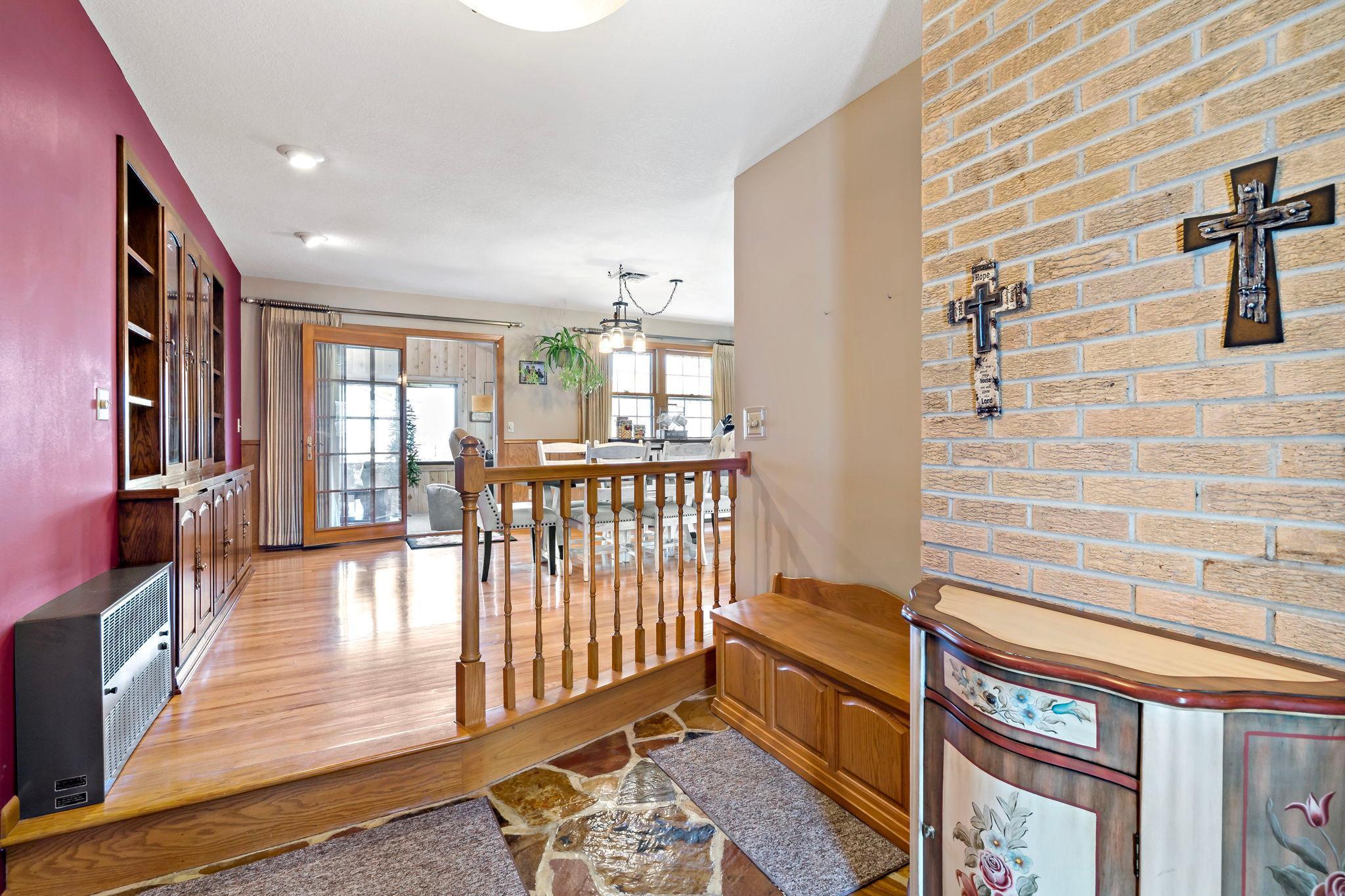 1254 Prairie Street Chaska, MN 55318 - Photo 4 of 39