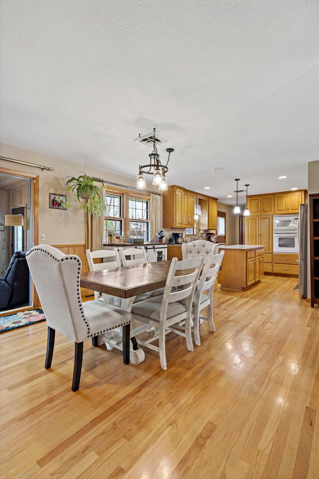 1254 Prairie Street Chaska, MN 55318 - Photo 8 of 39